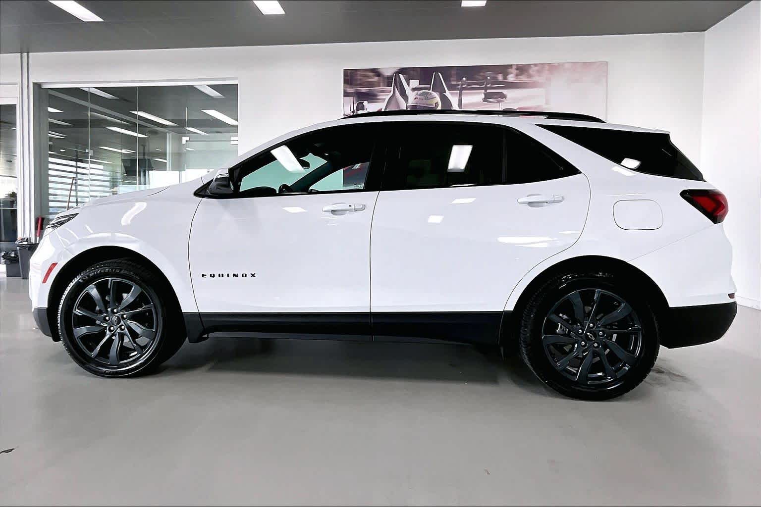 Thumbnail: 2023 Chevrolet Equinox - 3