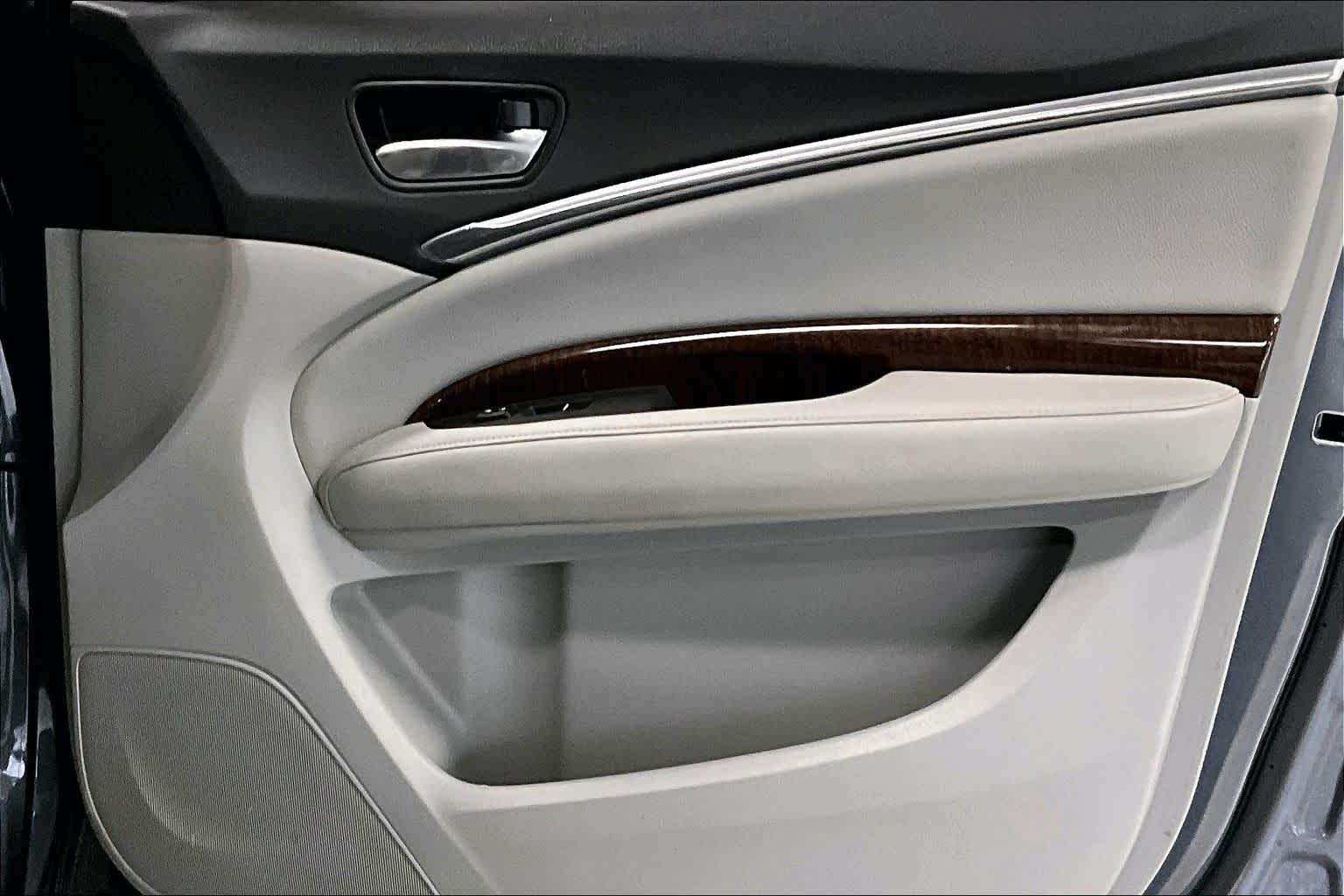 Thumbnail: 2017 Acura MDX - 26