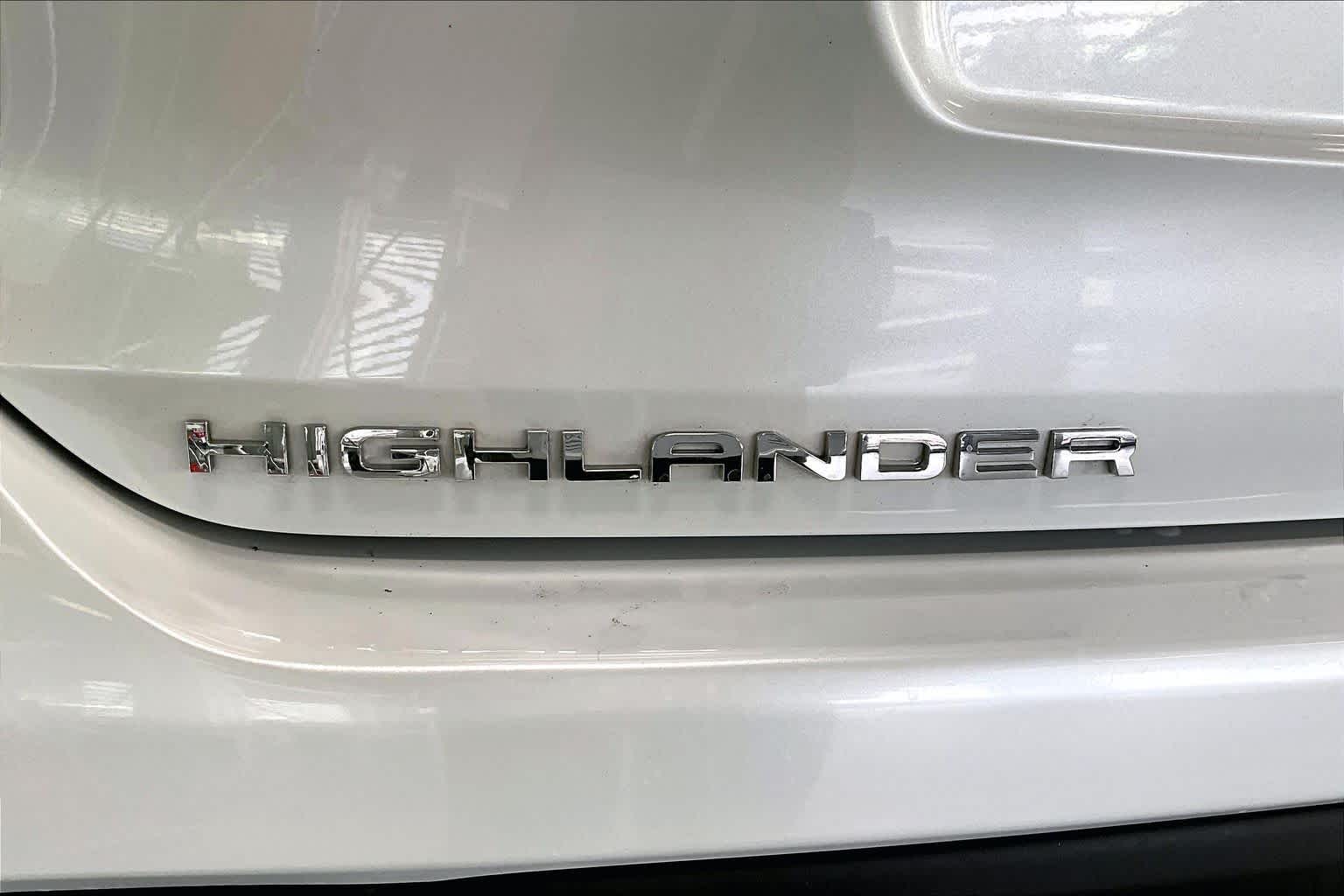 Thumbnail: 2022 Toyota Highlander - 7