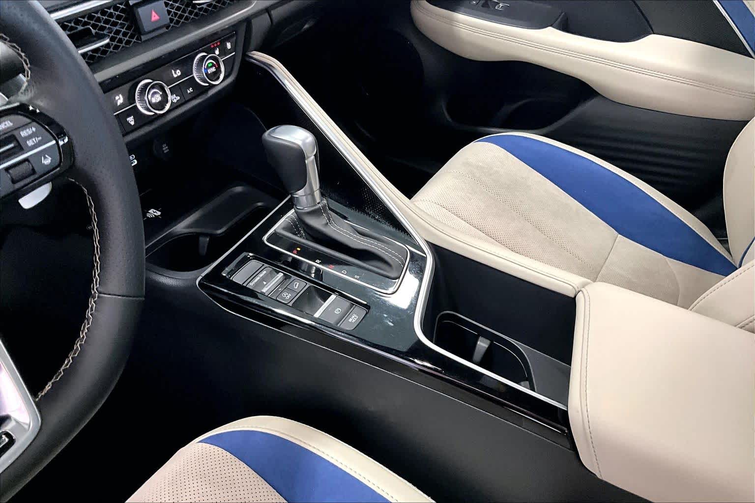 Thumbnail: 2025 Acura ADX - 15