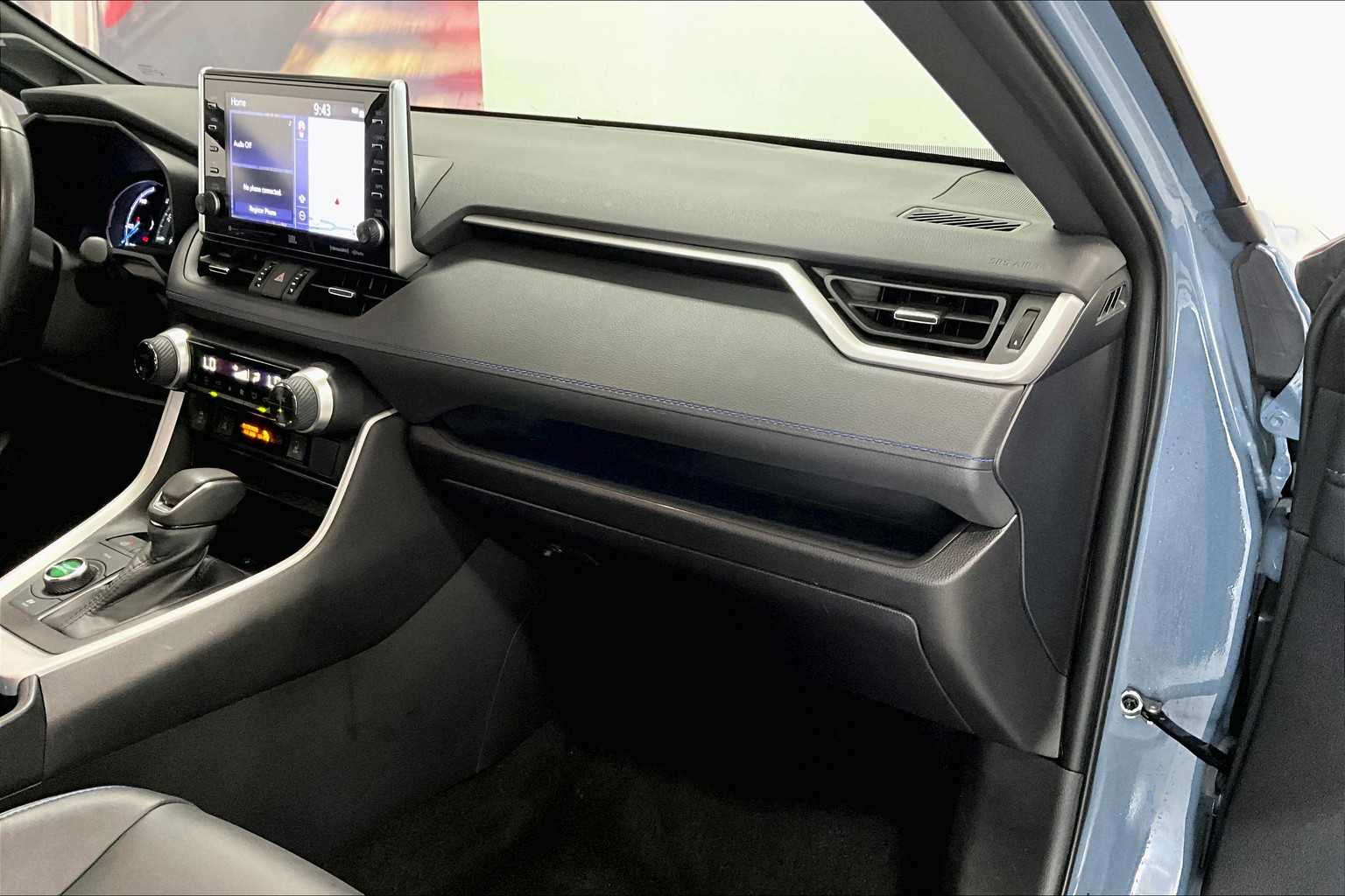 Thumbnail: 2022 Toyota RAV4 - 19