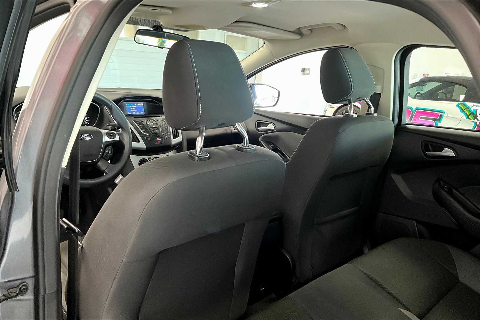 Thumbnail: 2012 Ford Focus - 11