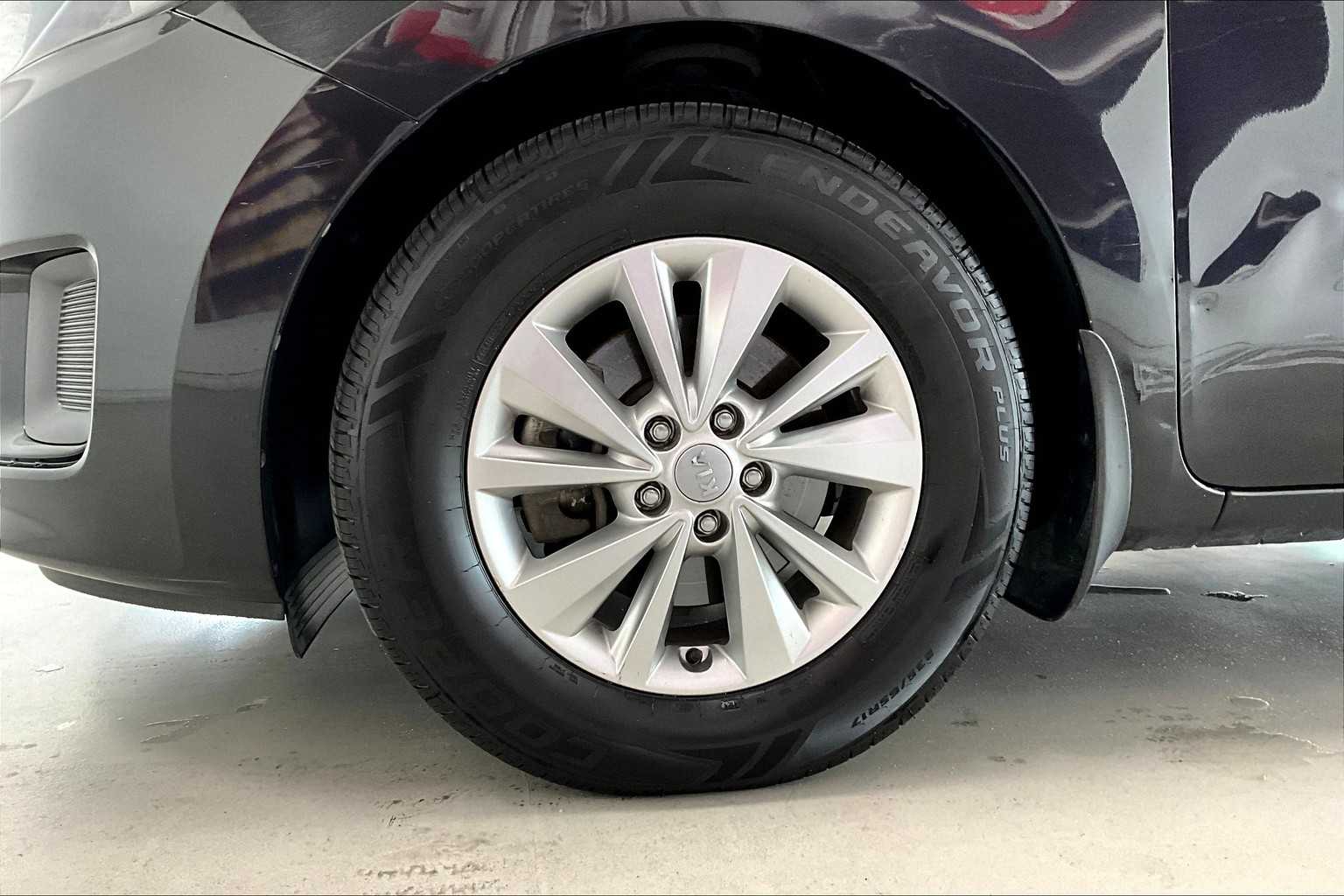 Thumbnail: 2017 Kia Sedona - 7