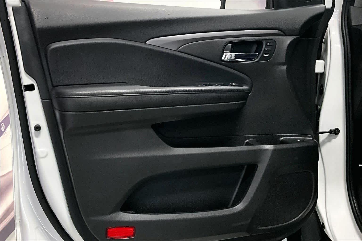 Thumbnail: 2022 Honda Pilot - 25