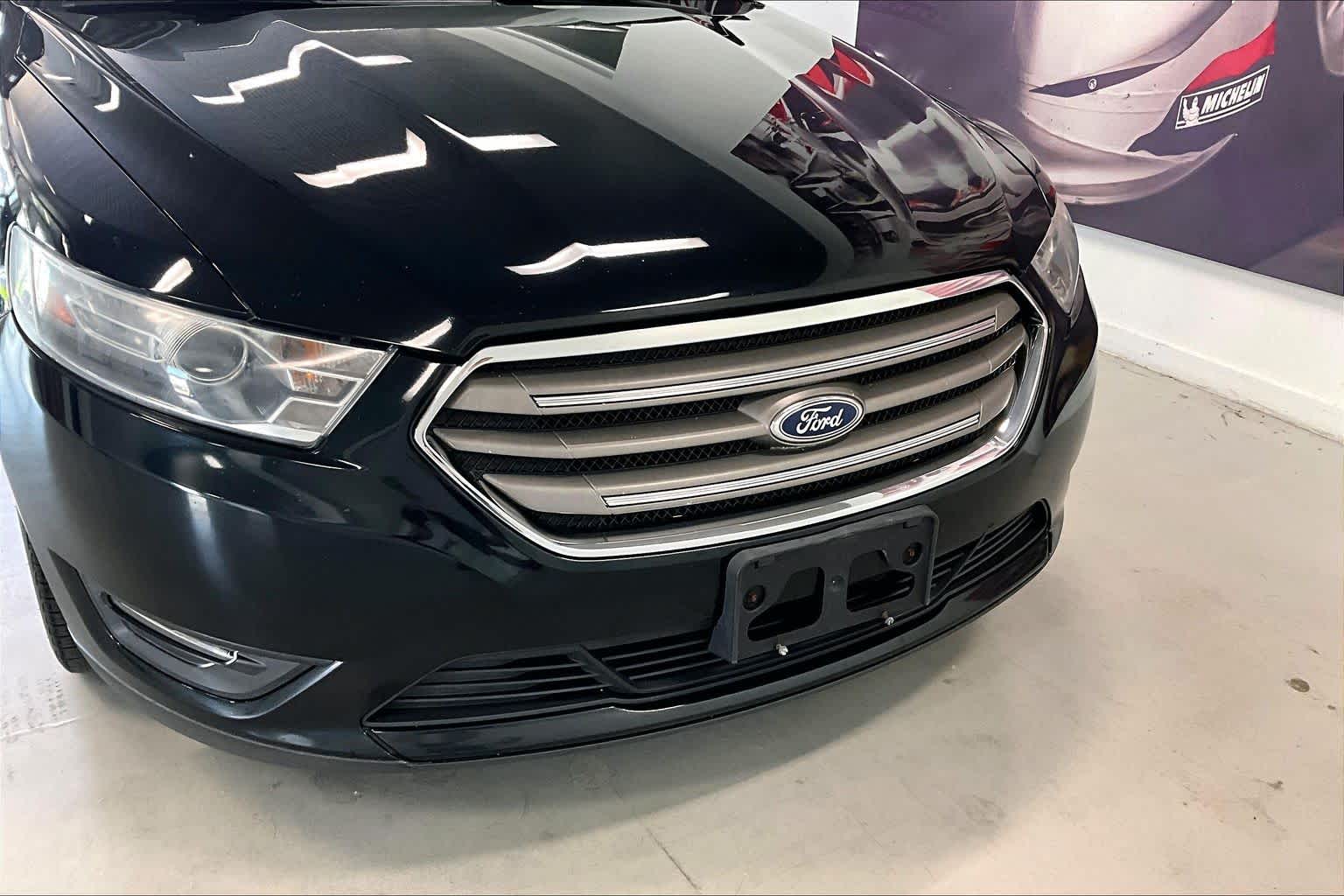 Thumbnail: 2014 Ford Taurus - 29