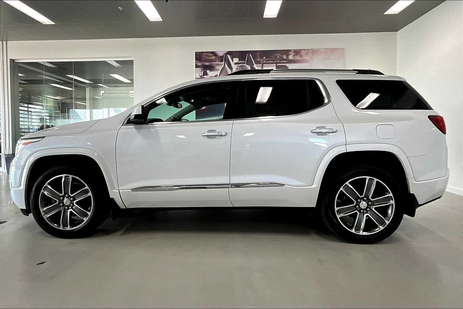 Thumbnail: 2018 GMC Acadia - 3