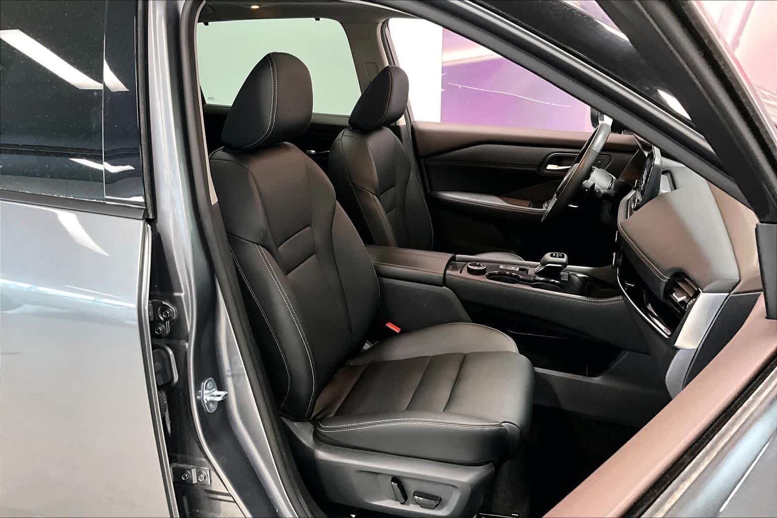 Thumbnail: 2023 Nissan Rogue - 11