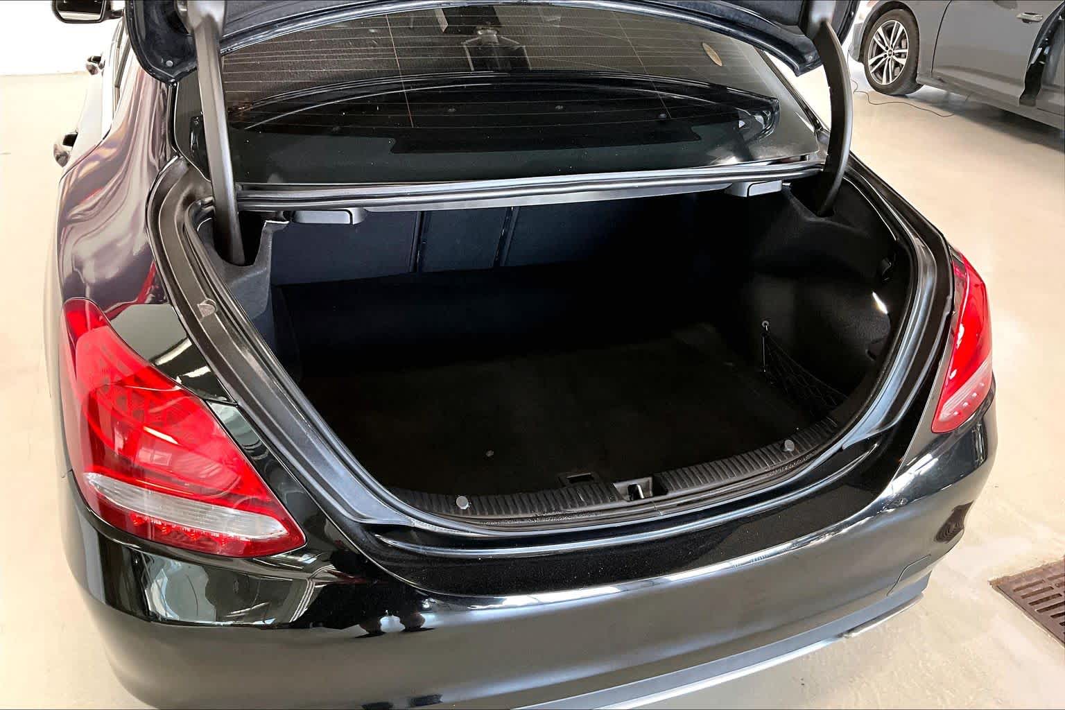 Thumbnail: 2016 Mercedes-Benz C-Class - 16