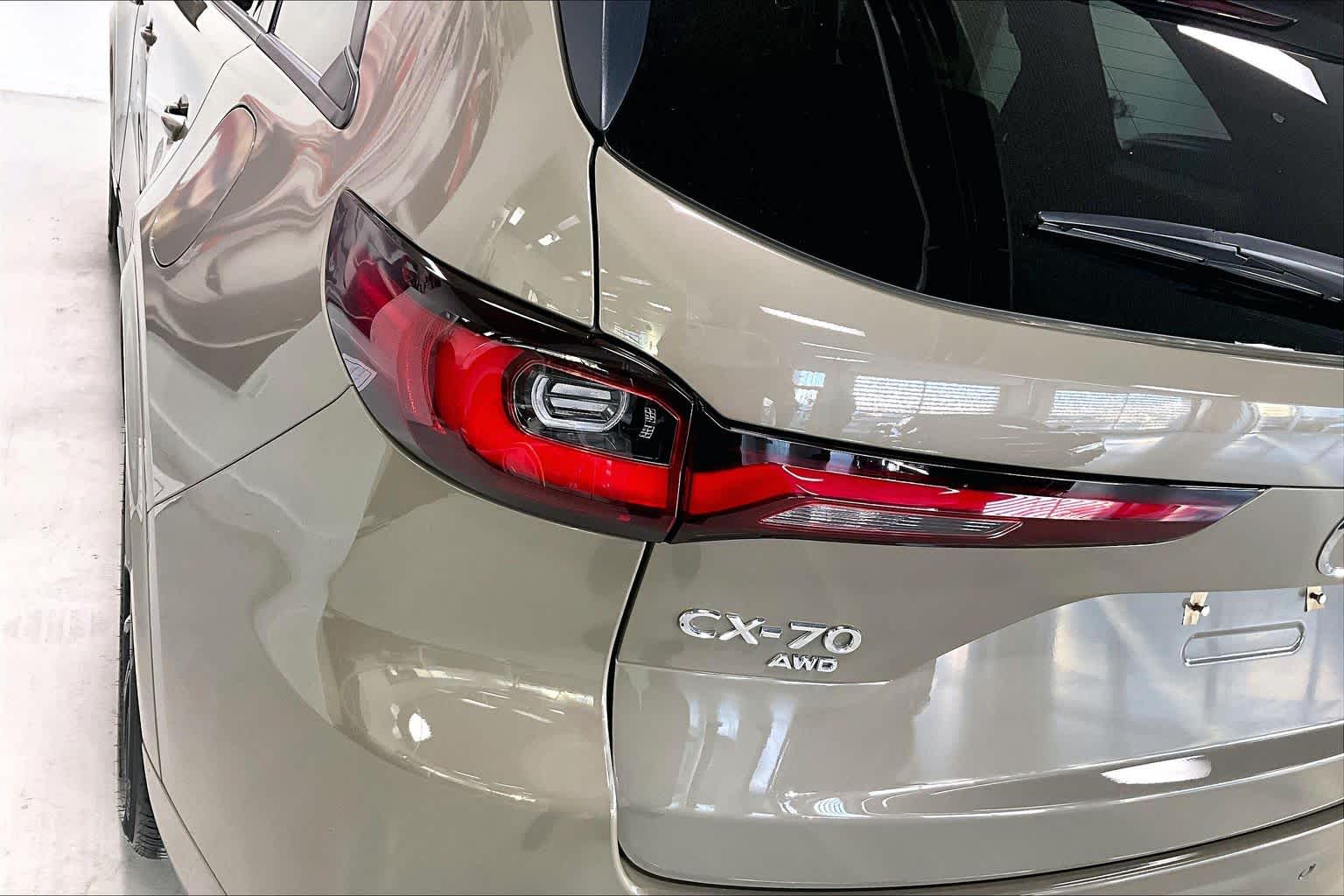 Thumbnail: 2025 Mazda CX-70 - 30