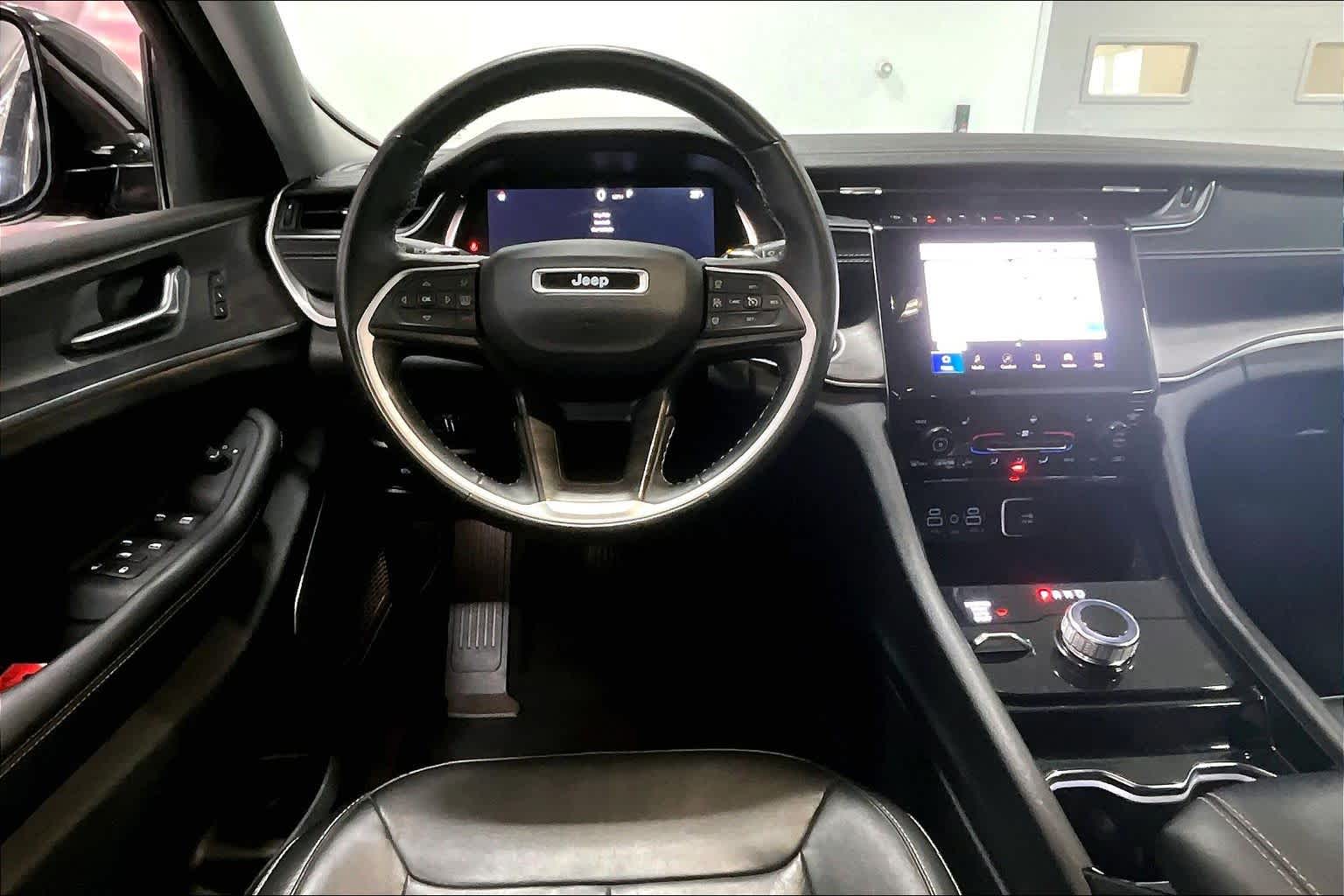 Thumbnail: 2022 Jeep Grand Cherokee - 12