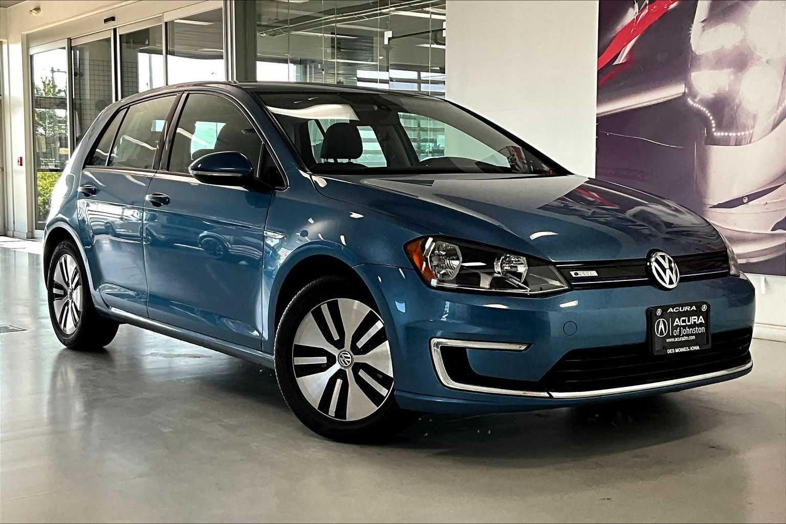Thumbnail: 2016 Volkswagen e-Golf - 20