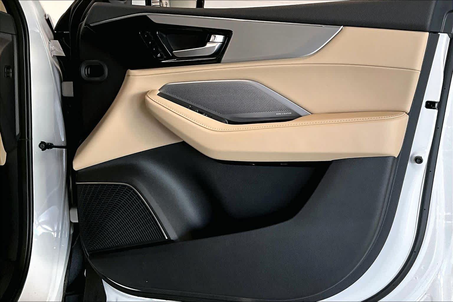 Thumbnail: 2025 Acura MDX - 25