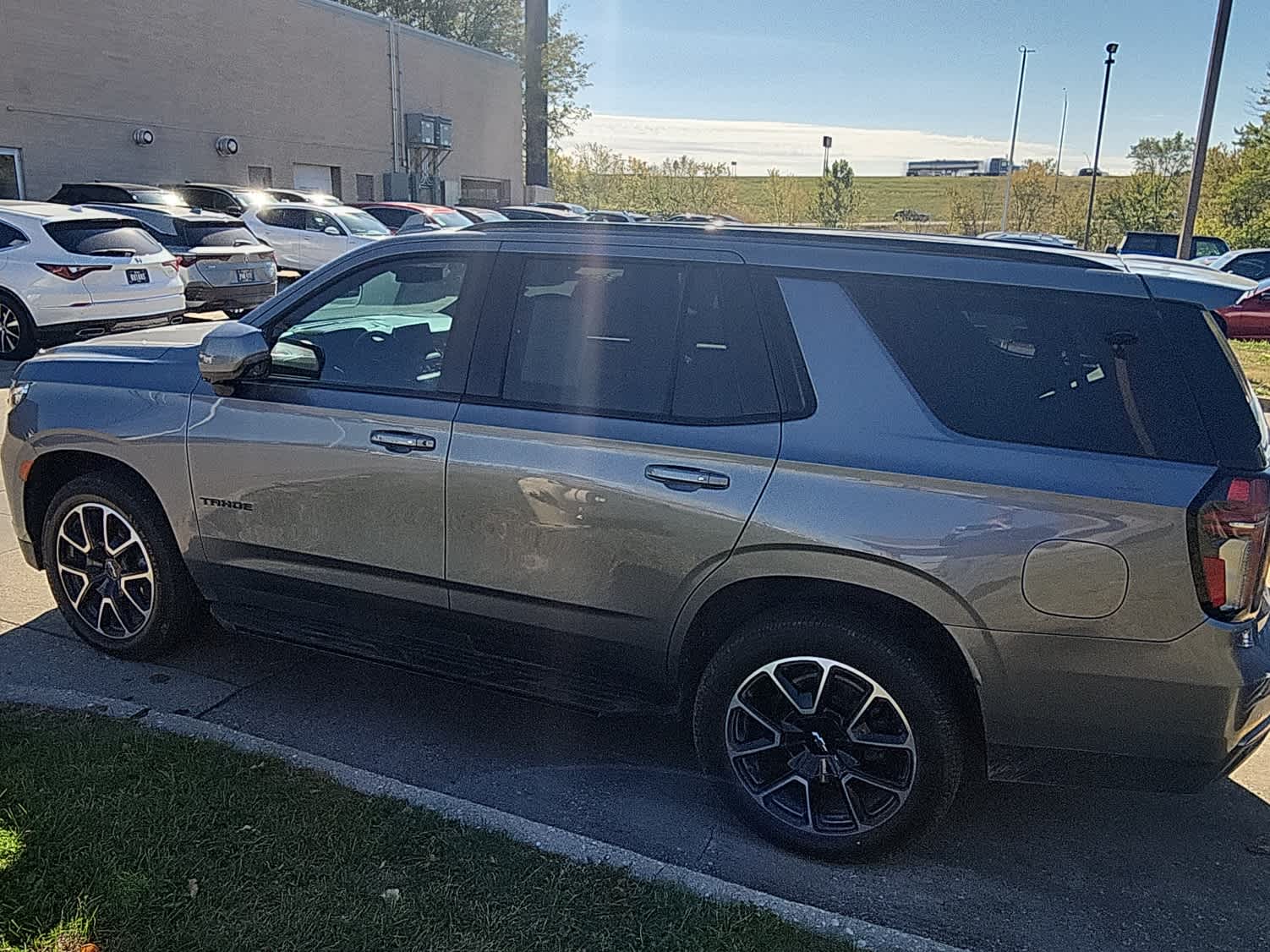 Thumbnail: 2022 Chevrolet Tahoe - 8