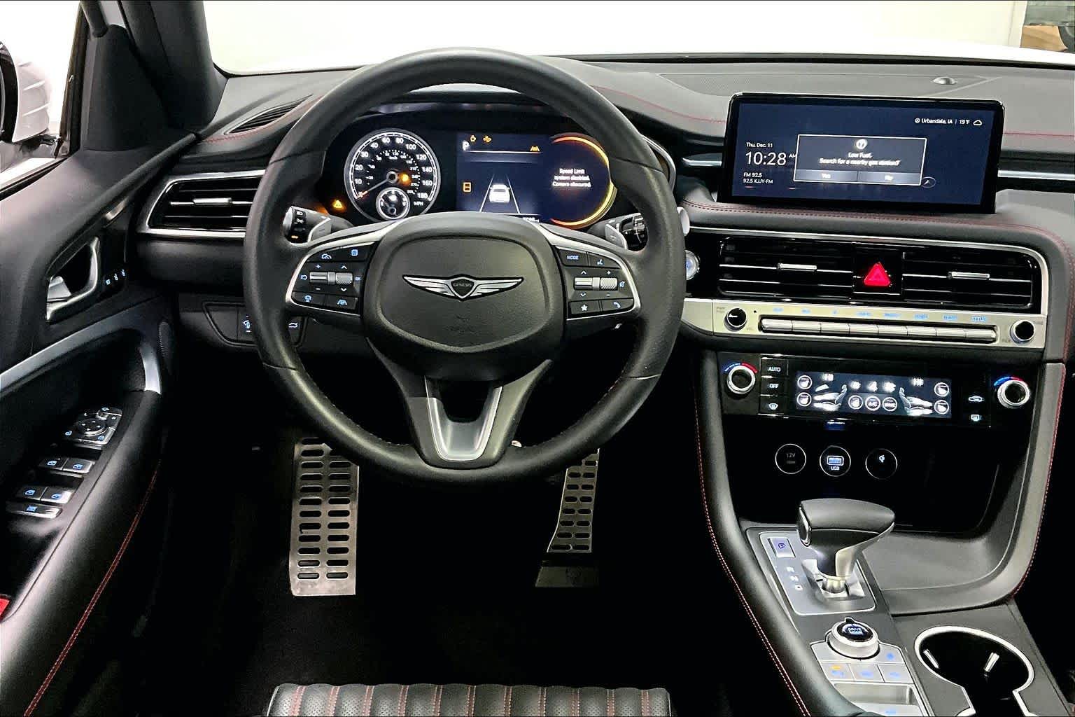 Thumbnail: 2024 Genesis G70 - 13