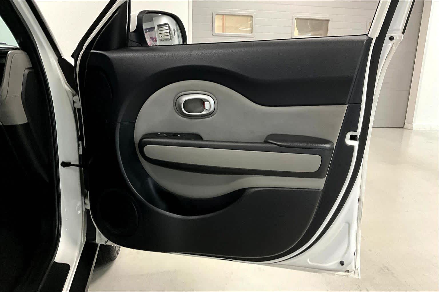 Thumbnail: 2014 Kia Soul - 26