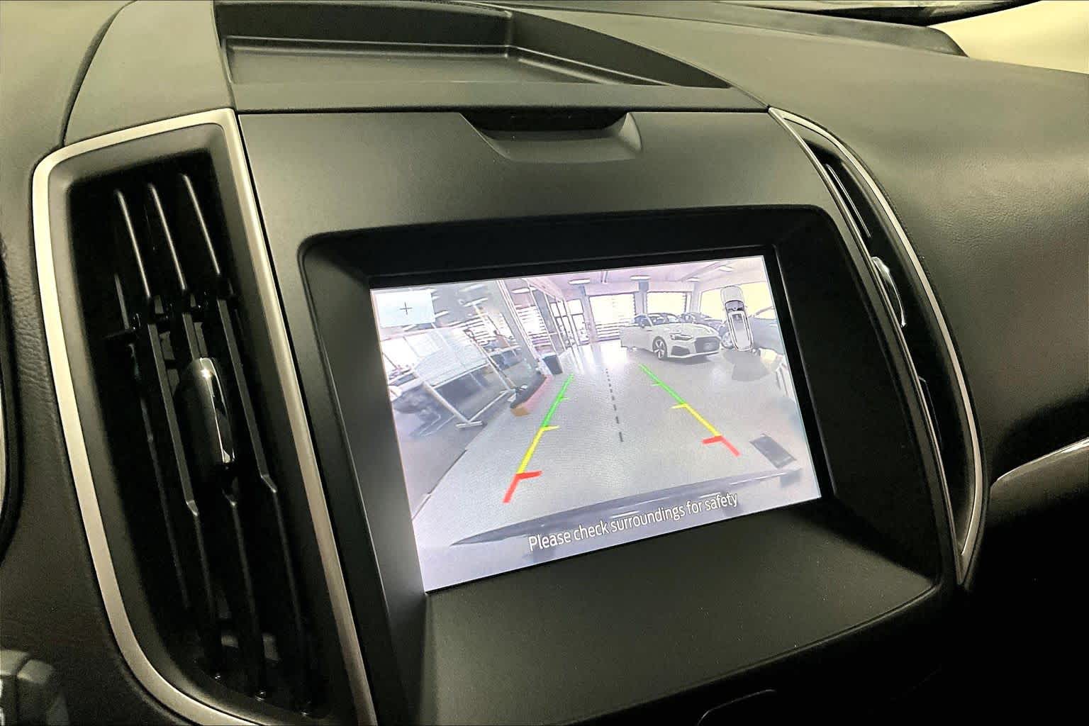 Thumbnail: 2020 Ford Edge - 24