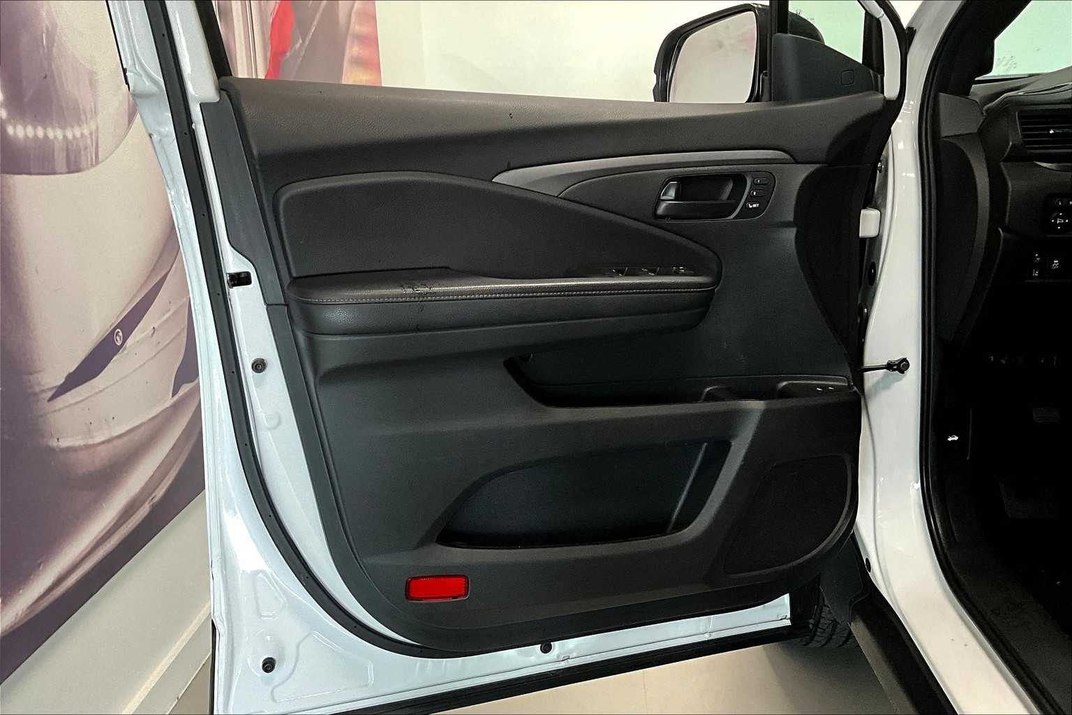 Thumbnail: 2022 Honda Pilot - 24