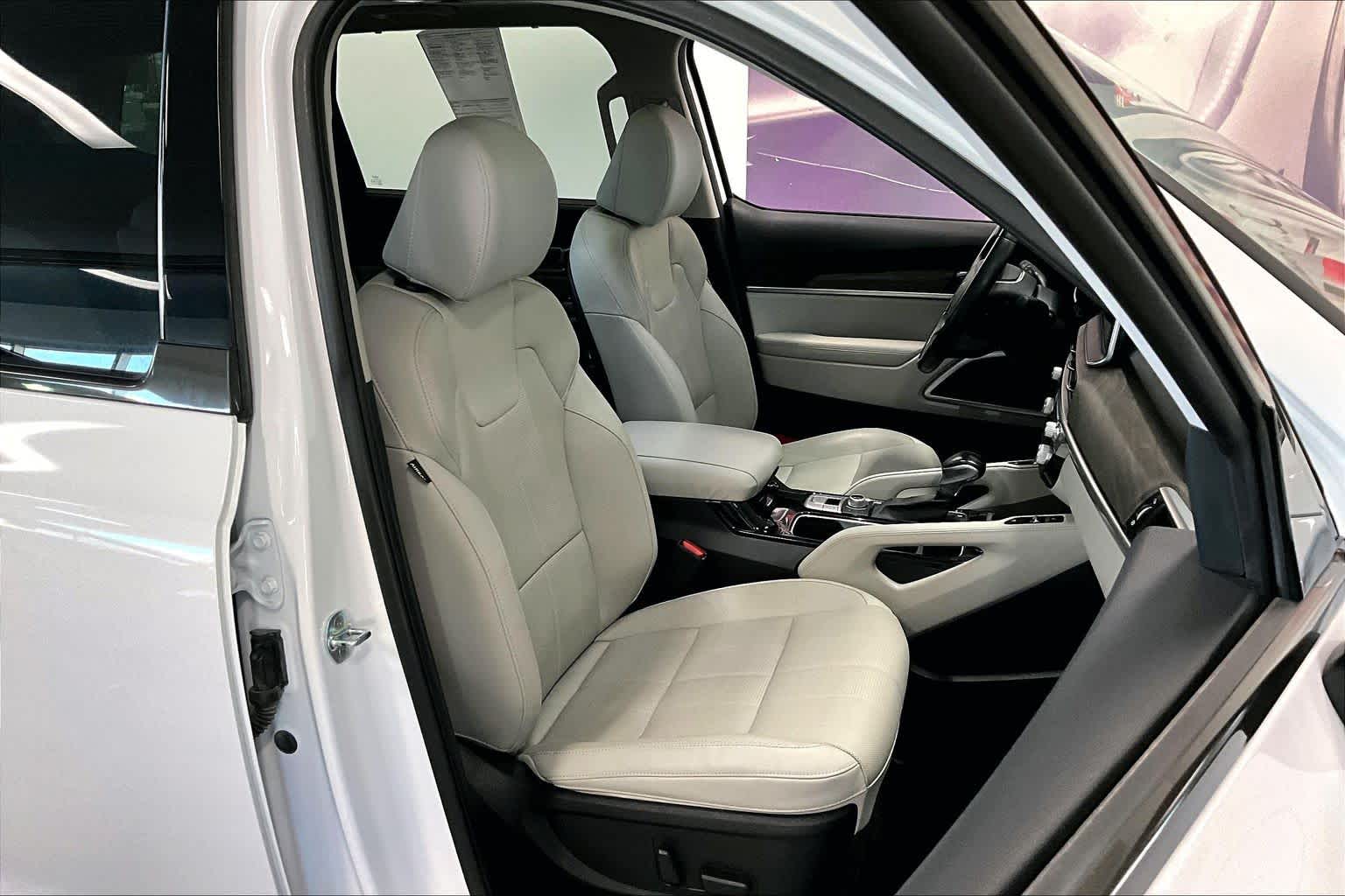 Thumbnail: 2022 Kia Telluride - 11