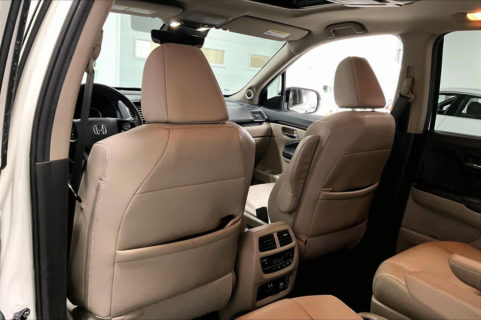 Thumbnail: 2019 Honda Pilot - 11