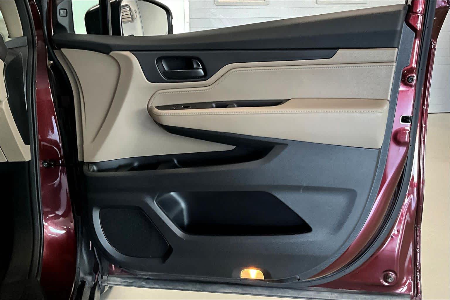 Thumbnail: 2018 Honda Odyssey - 25