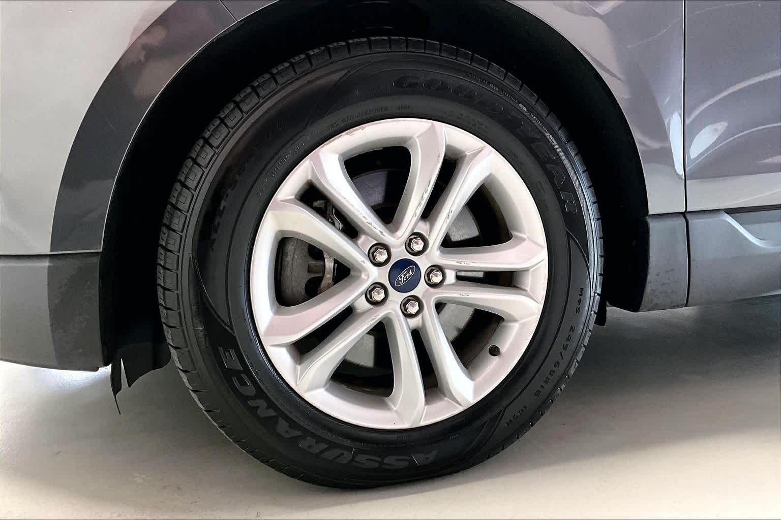 Thumbnail: 2020 Ford Edge - 8