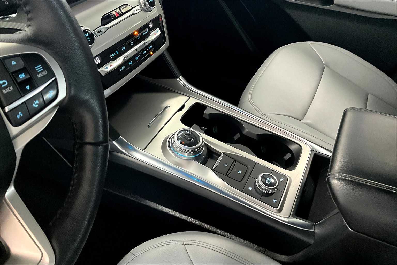 Thumbnail: 2021 Ford Explorer - 14