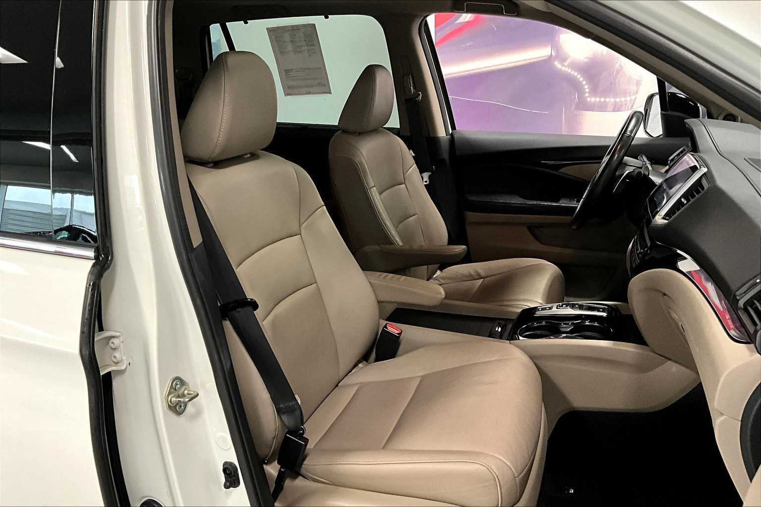 Thumbnail: 2016 Honda Pilot - 13