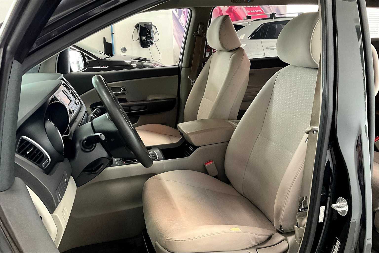 Thumbnail: 2017 Kia Sedona - 9