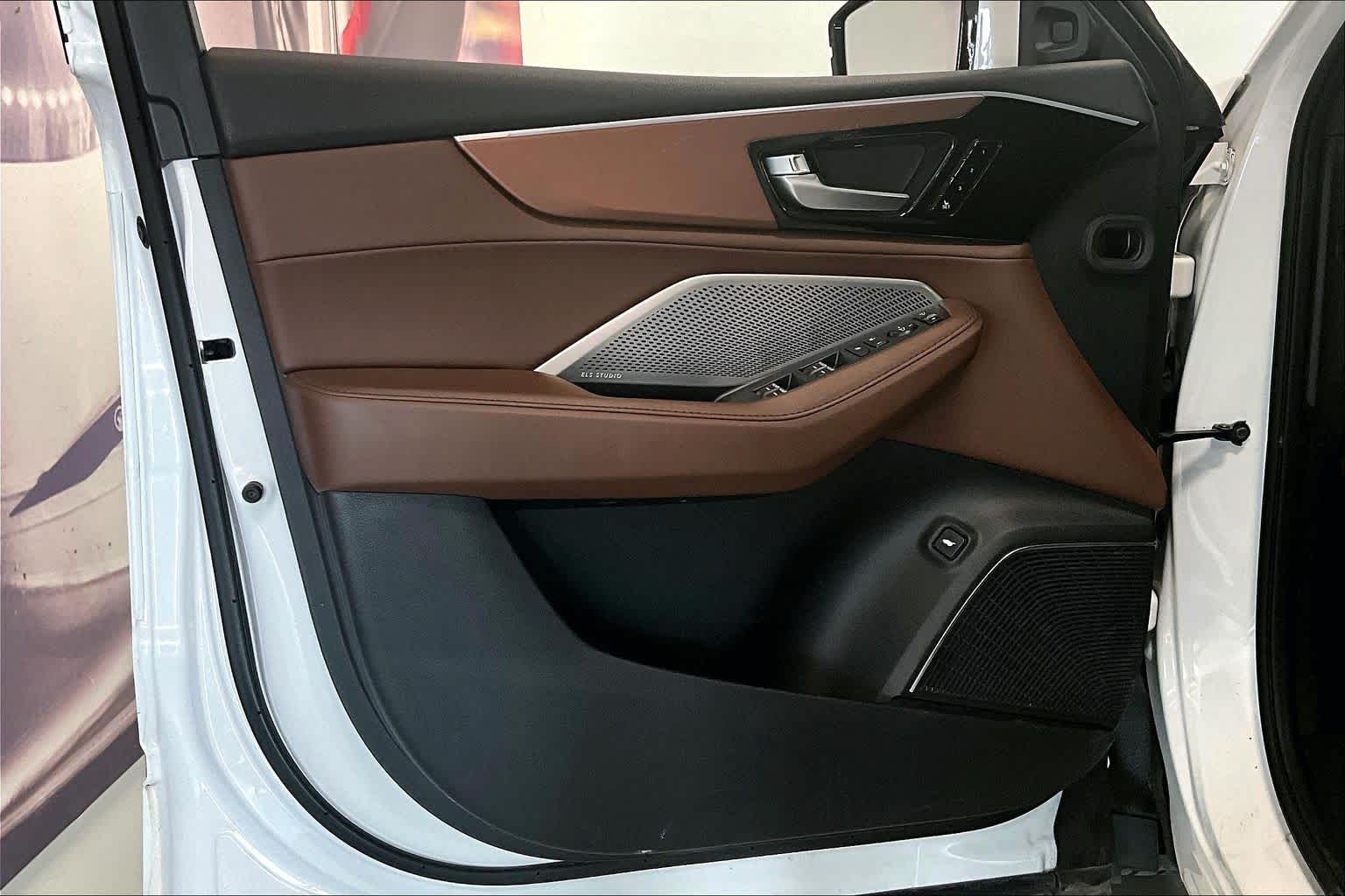 Thumbnail: 2022 Acura MDX - 24