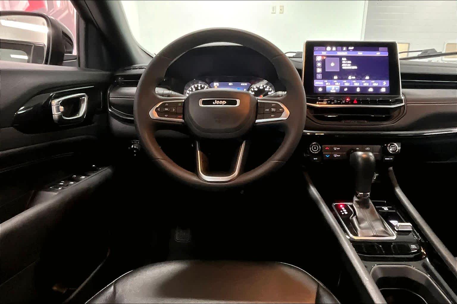 Thumbnail: 2022 Jeep Compass - 12