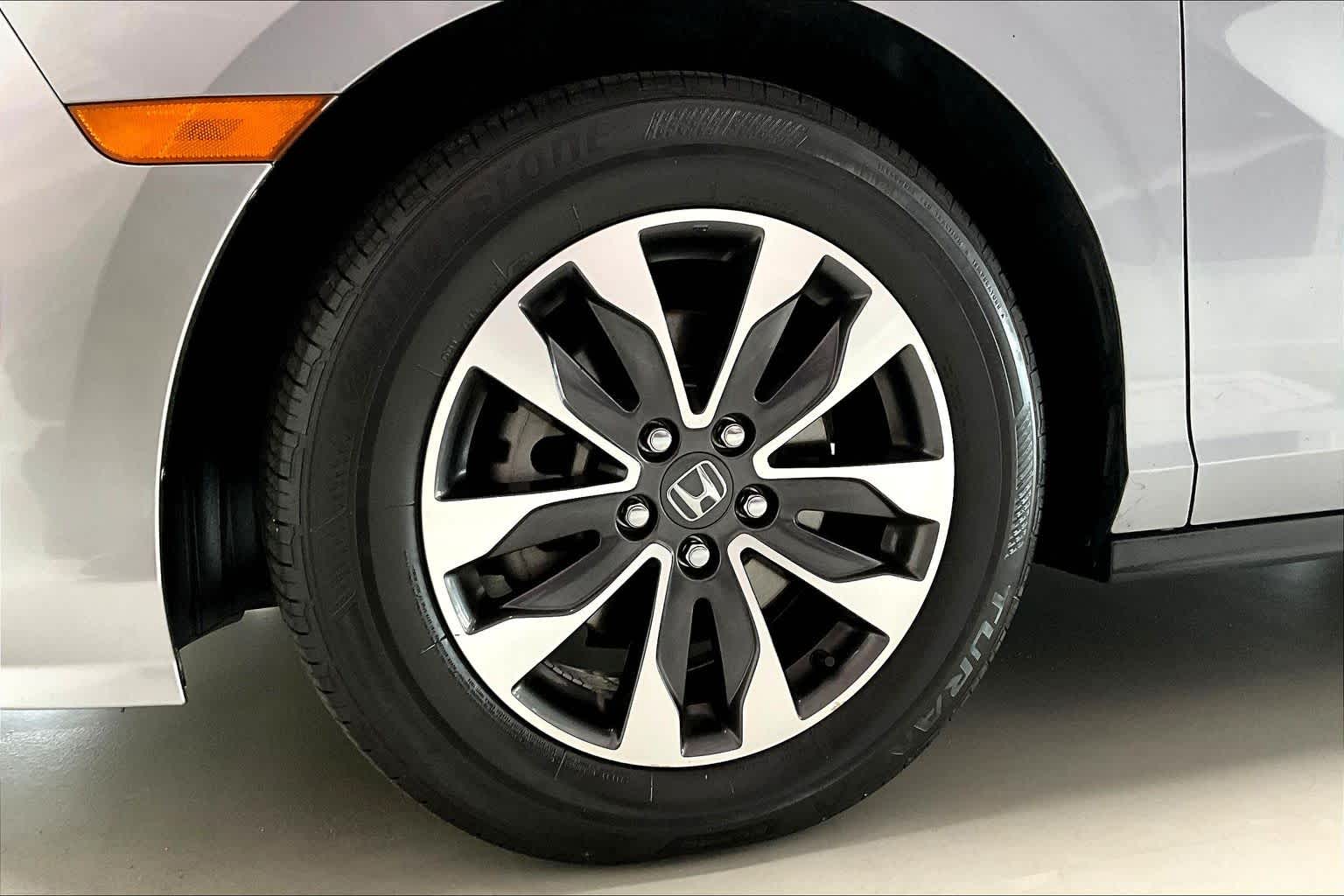 Thumbnail: 2023 Honda Odyssey - 8