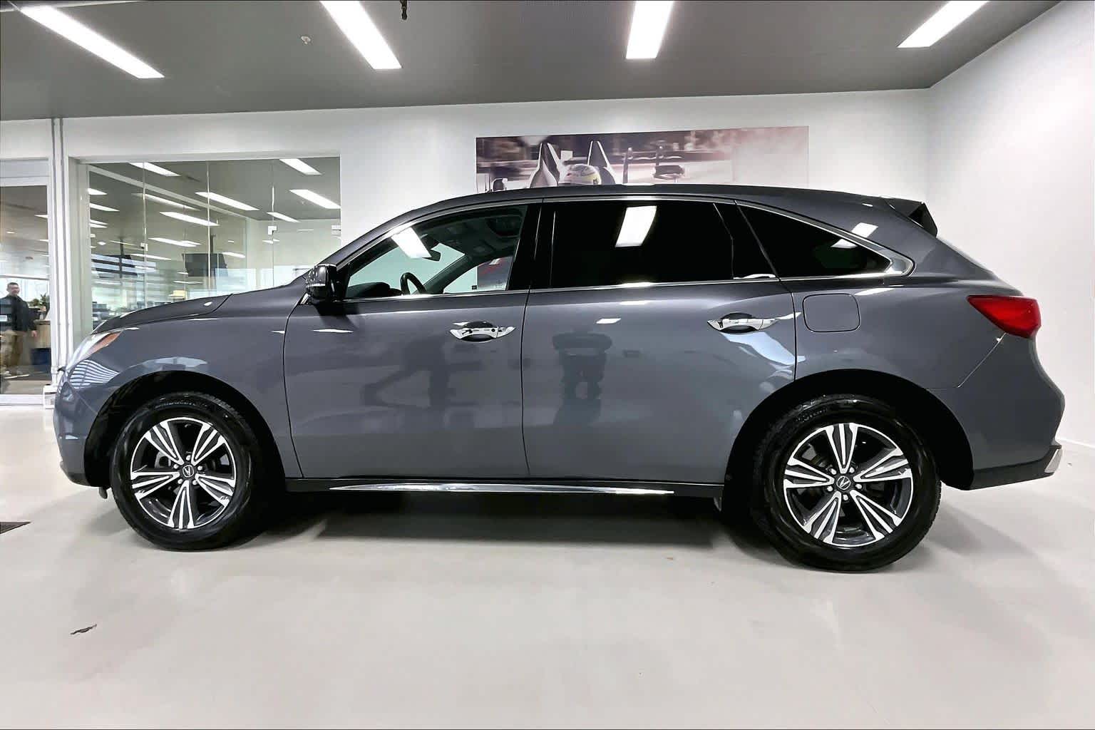 Thumbnail: 2017 Acura MDX - 3