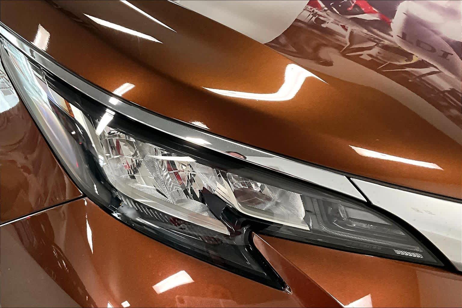 Thumbnail: 2022 Toyota Sienna - 29