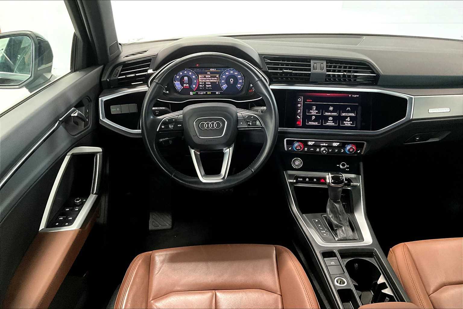 Thumbnail: 2020 Audi Q3 - 12