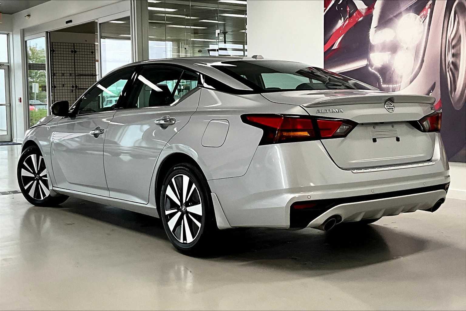 Thumbnail: 2022 Nissan Altima - 4