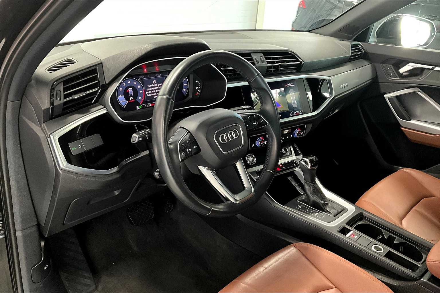 Thumbnail: 2020 Audi Q3 - 2