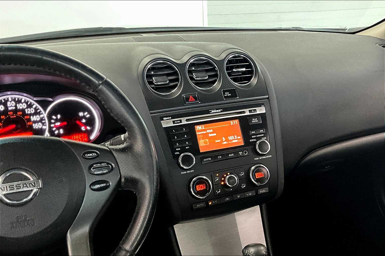 Thumbnail: 2010 Nissan Altima - 13