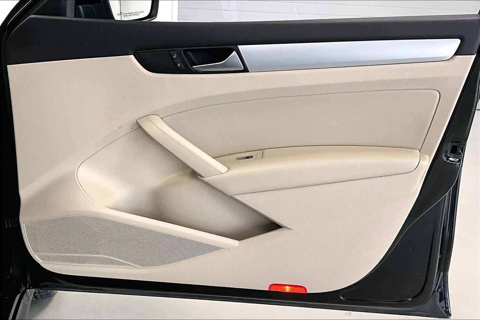 Thumbnail: 2013 Volkswagen Passat - 26