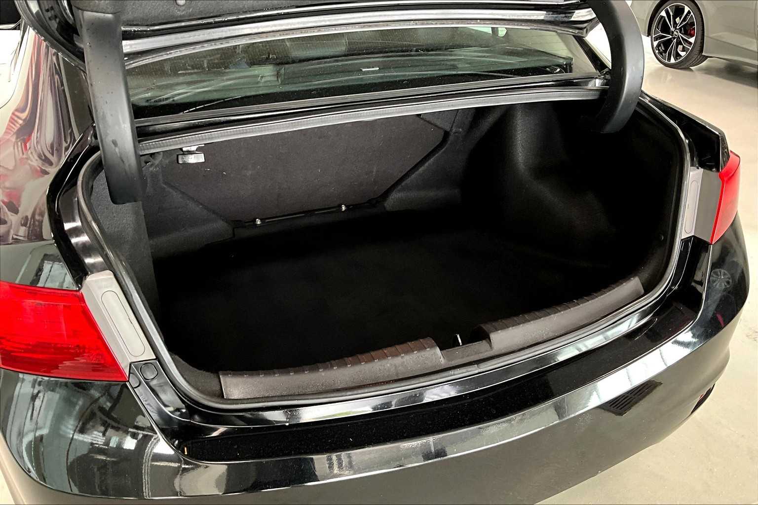 2013 Acura ILX Technology 17