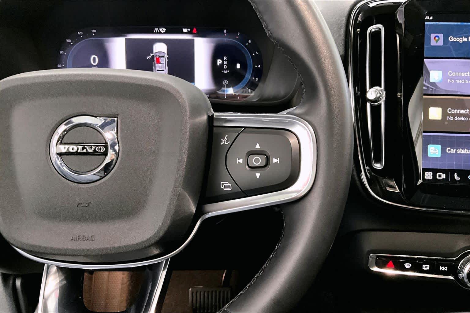 Thumbnail: 2024 Volvo XC40 - 23