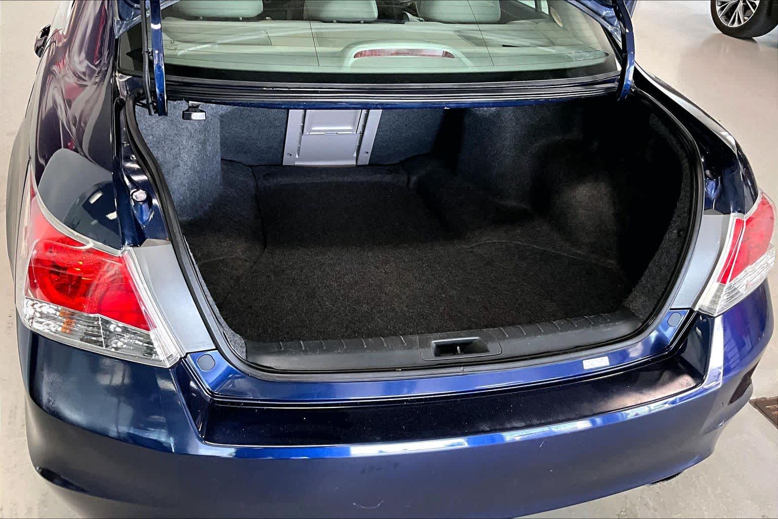 Thumbnail: 2011 Honda Accord - 16