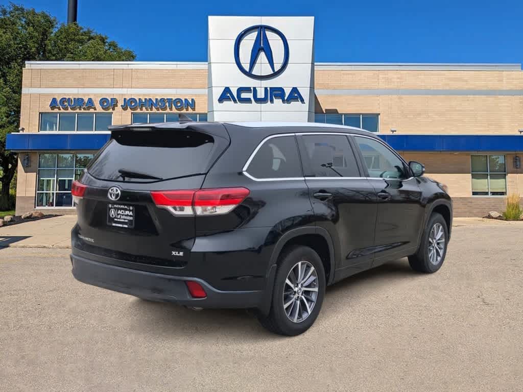 Thumbnail: 2018 Toyota Highlander - 8