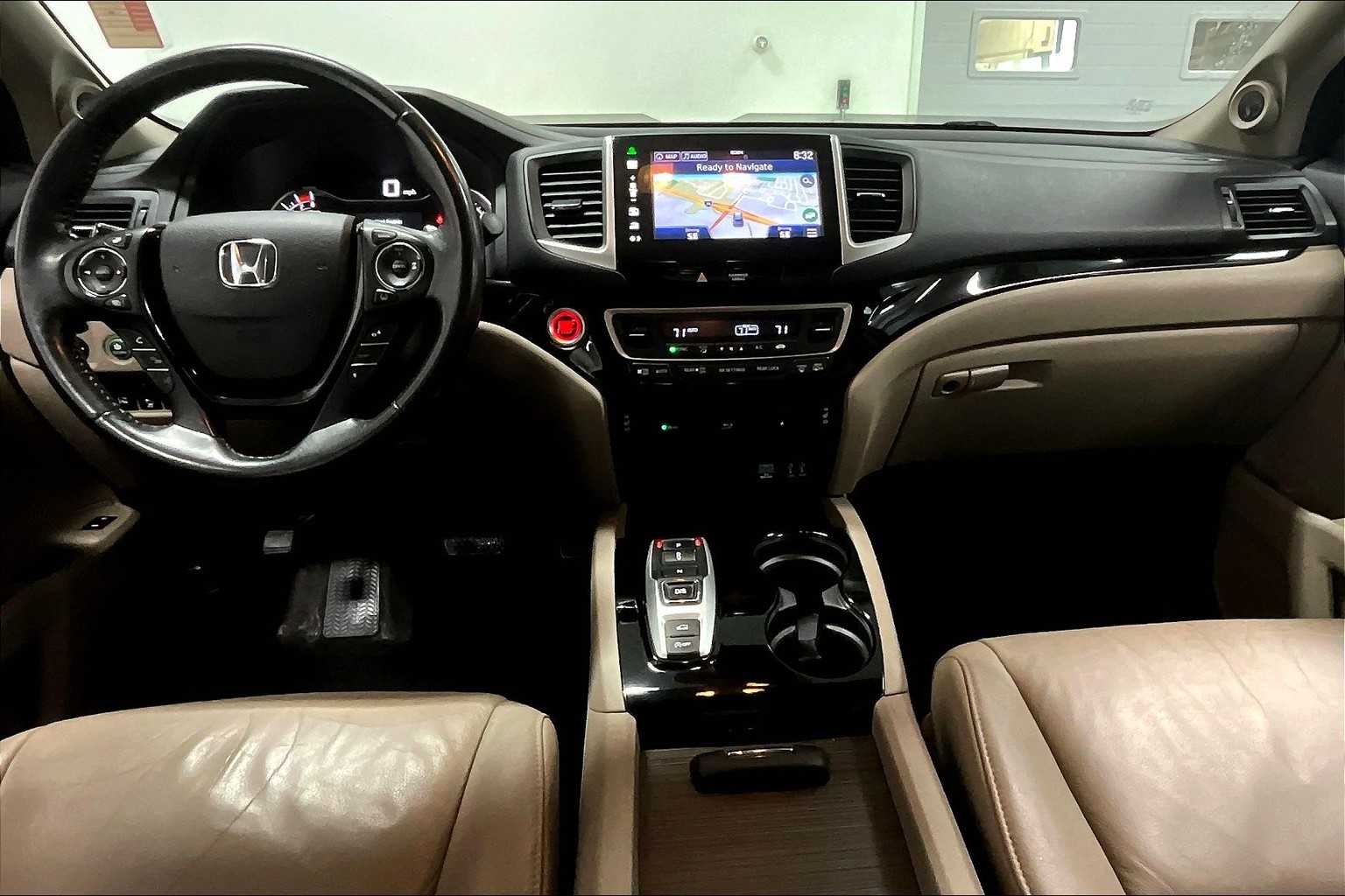 Thumbnail: 2016 Honda Pilot - 10