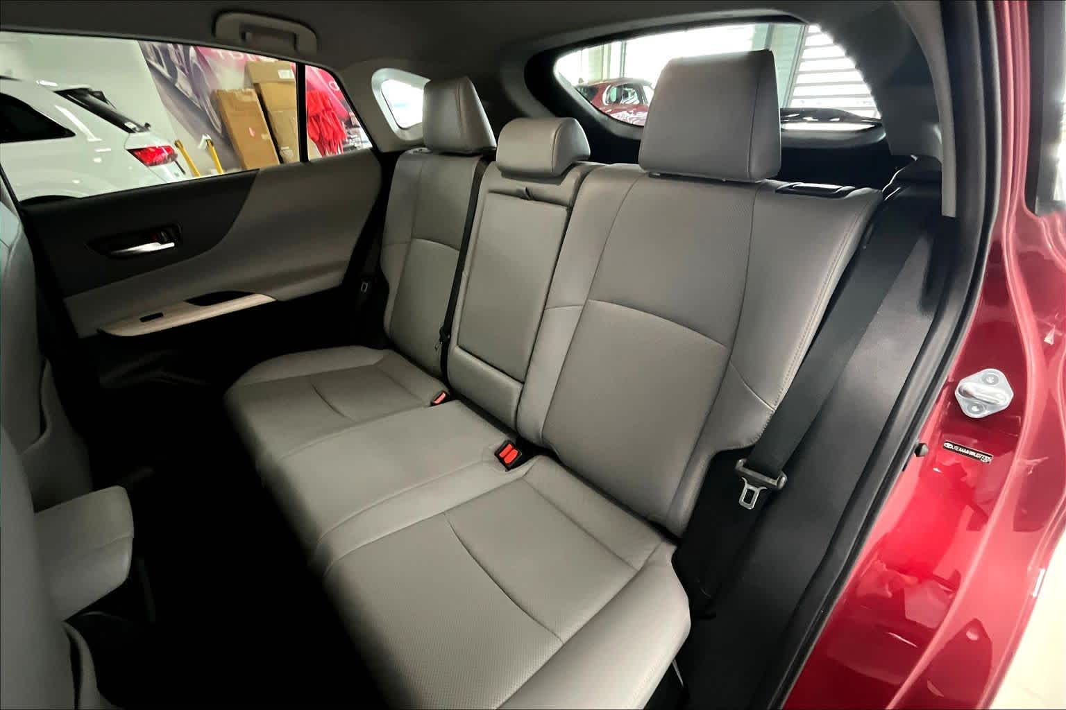 Thumbnail: 2021 Toyota Venza - 27