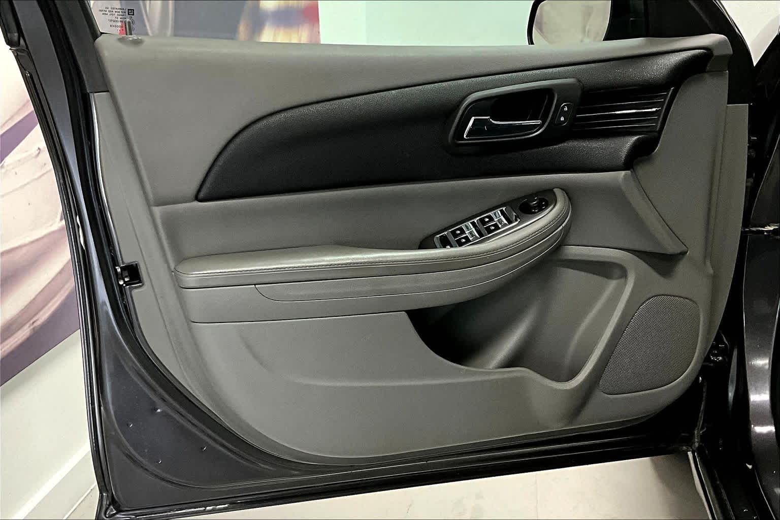 Thumbnail: 2013 Chevrolet Malibu - 25