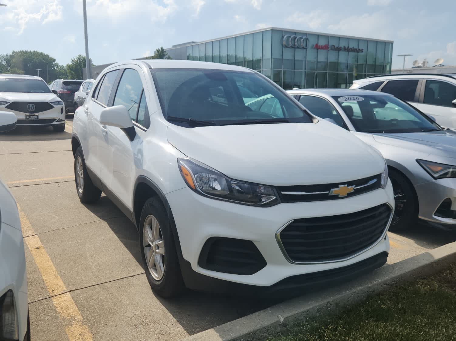 Thumbnail: 2022 Chevrolet Trax - 3
