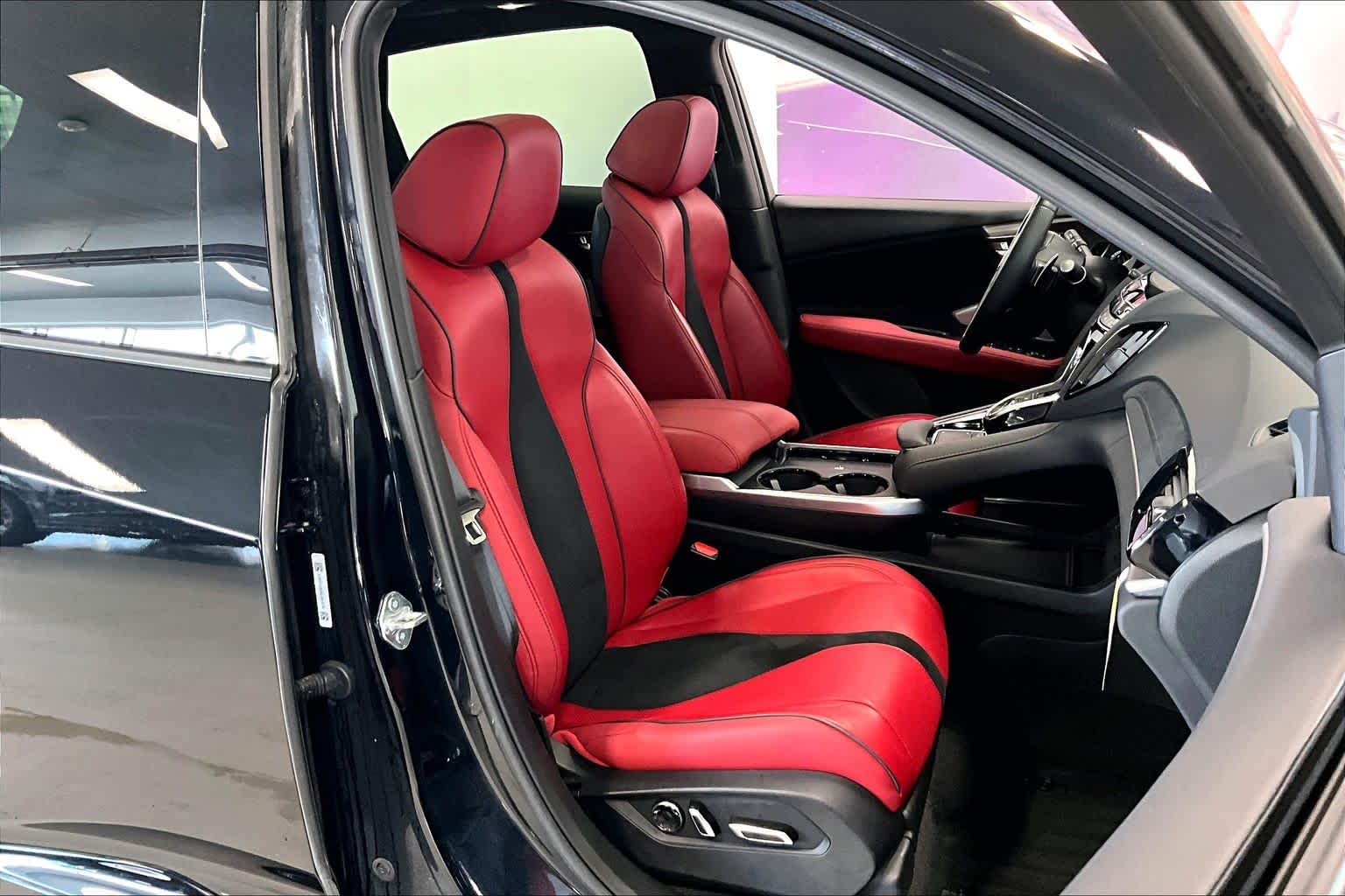 Thumbnail: 2025 Acura RDX - 12