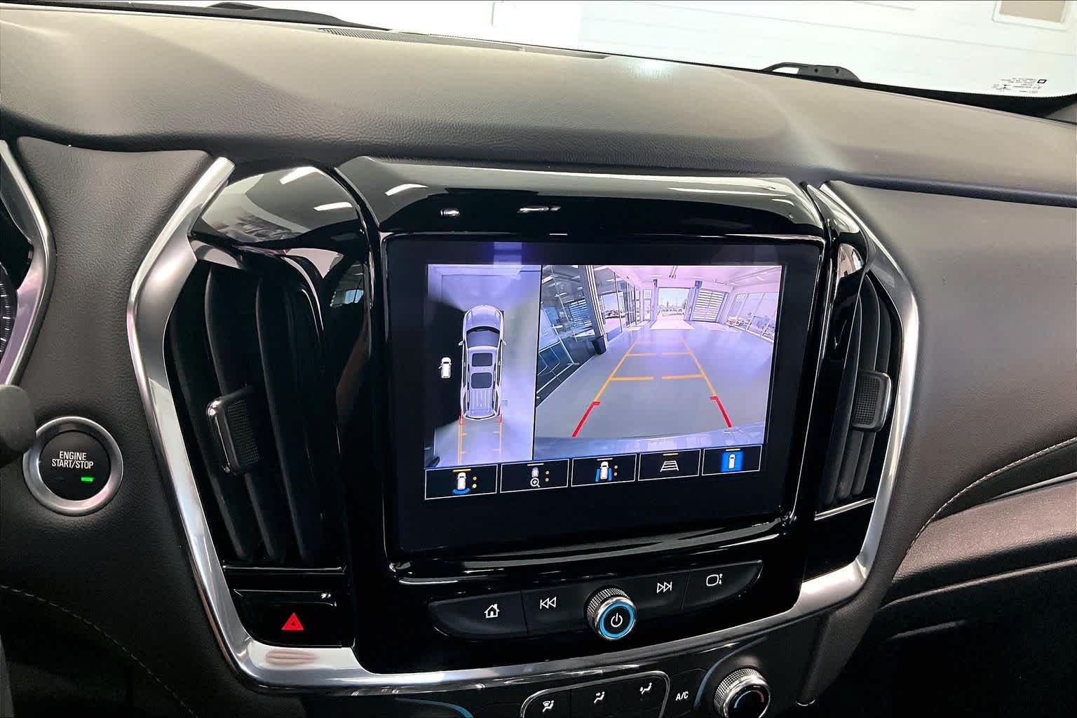 Thumbnail: 2023 Chevrolet Traverse - 24