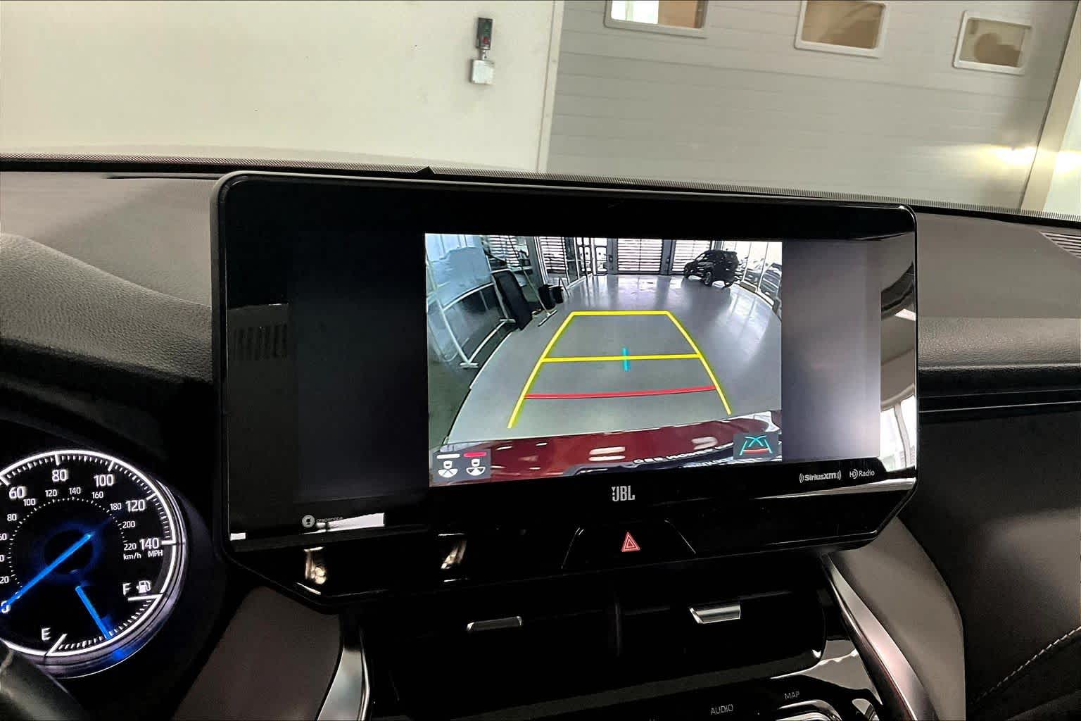 Thumbnail: 2021 Toyota Venza - 24