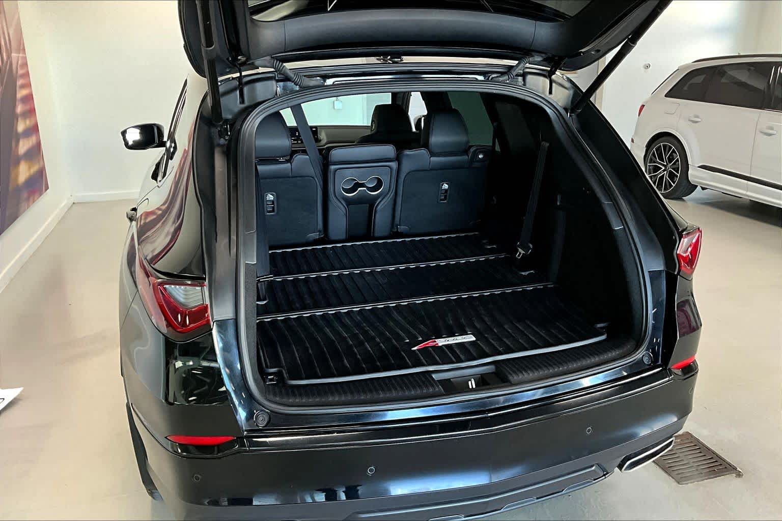 Thumbnail: 2023 Acura MDX - 16